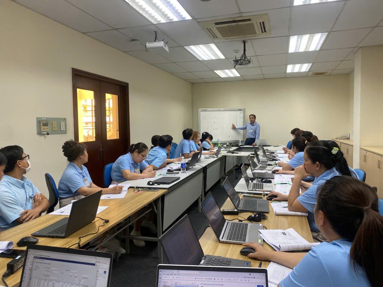 Buổi đào tạo tại doanh nghiệp do TTS tổ chức